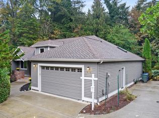 820 173rd Ave NE #A, Bellevue, WA 98008