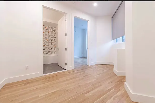 Rented by EXR | media 12