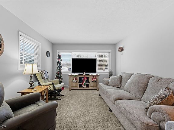 4th image of 204 Normandy Dr