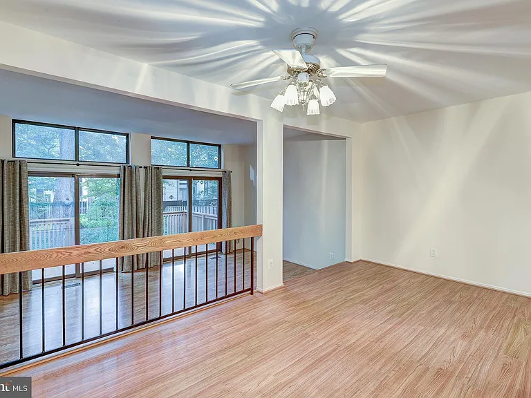 1502 Farsta Ct — Photo 9