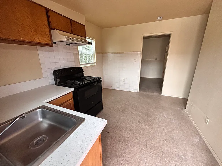 8832 Mission Dr — Photo 7