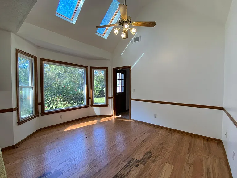 3013 Eglantine Ct — Photo 12