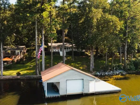 4432 Leaning Beech Dr, Guntersville, AL 35976