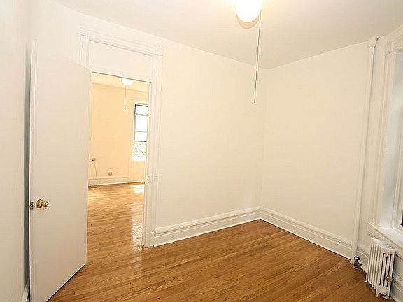 2nd image of 634 E 14th St APT 8