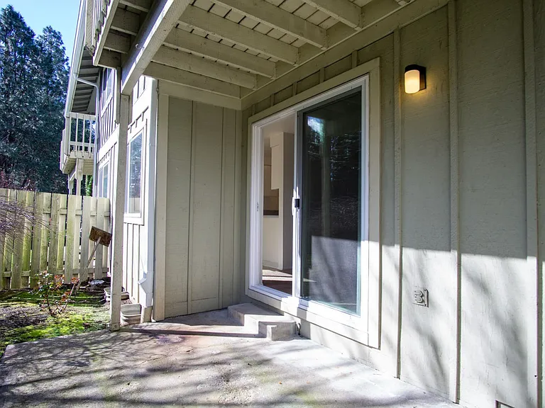 147A - Park Place Apartments — Photo 16