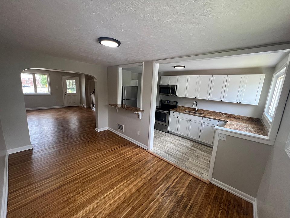 1st image of 4 Madison Dr