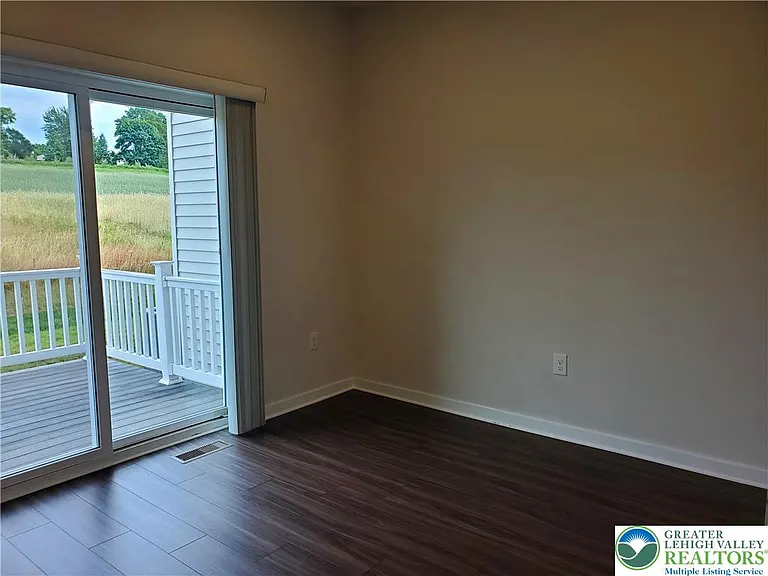 7640 Clayton Ave — Photo 5