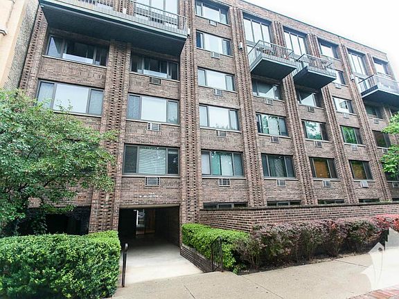2nd image of 644 W Arlington Pl #3JC