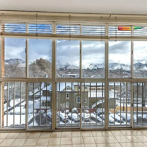 2 bed, 1056 sqft, $1,900 — Photo 3