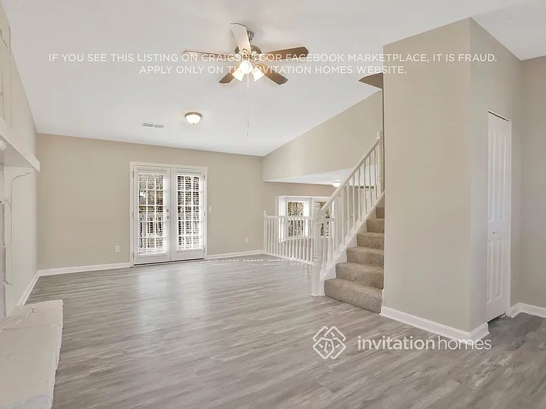 535 Zachary Ct — Photo 2