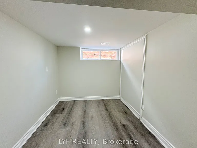 22 Ivordale Cres #BASEMENT — Photo 17