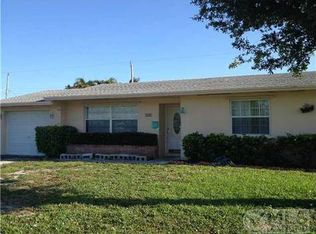 521 E Redwood Dr, Lake Park, FL 33403