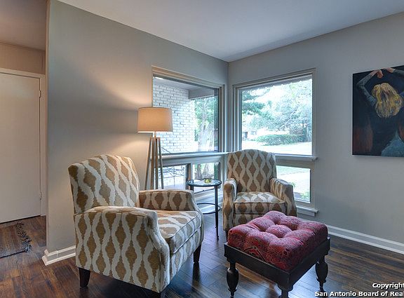 3rd image of 323 Cave Ln