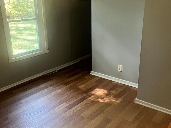 4th image of 31921 Calhoun Ct