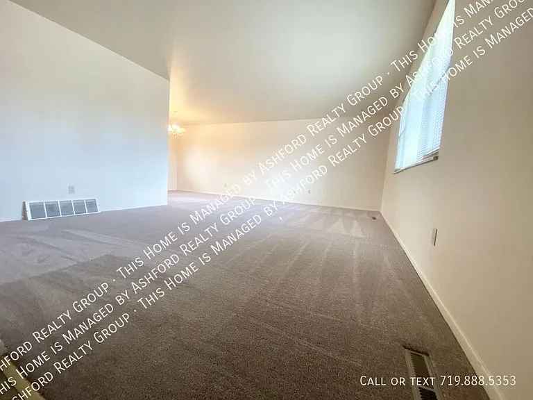 4262 N Hammock Dr — Photo 8