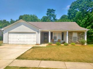 181 Waters Edge Dr, Locust Grove, GA 30248
