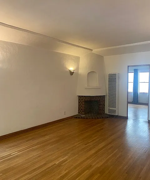 120 S Maple Dr #126C — Photo 2