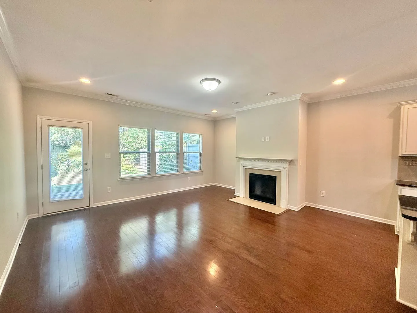 **Offering Refundable Application Fees & $150 Move In Promotion** Spacious 3bd, 3.5bath, 2700+ Sf... — Photo 2