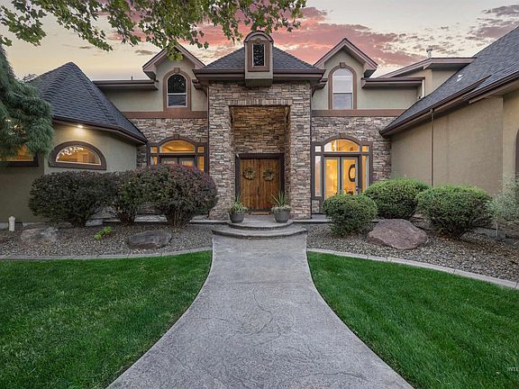 2nd image of 468 E Forest Ridge Dr