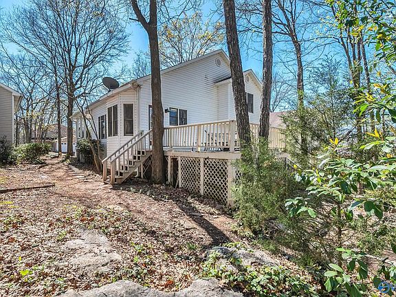 2nd image of 503 Carrsbrook Rd SE