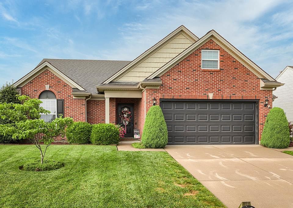 1st image of 464 Camden Cir