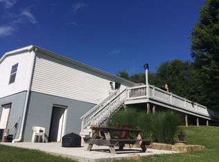 557 Beans Rd SE, Sherrodsville, OH 44675