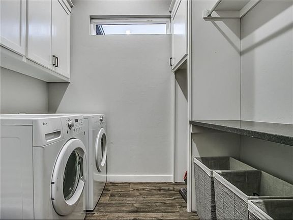 4th image of 4116 Carmina Dr