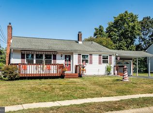 4 Granville Ln, Newark, DE 19713