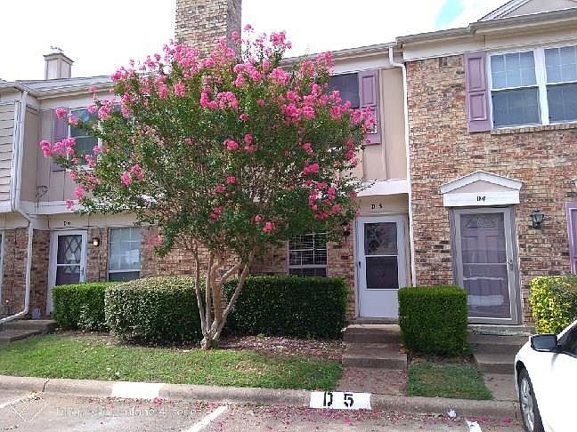1st image of 613 Carriagehouse Ln APT 5D