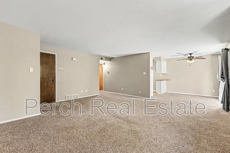 2 bed, 1.0 bath, 941 sqft, $1,500 — Photo 2