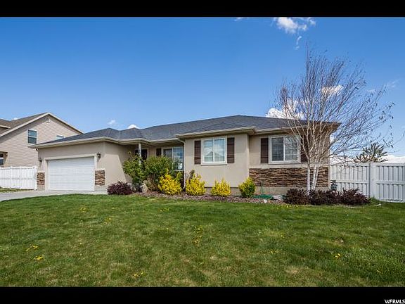 2nd image of 1088 N Mustang Ln