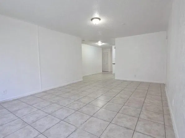 5631 NW 27th Ct, Lauderhill, FL 33313