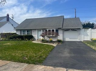 3519 Princeton Dr N, Wantagh, NY 11793