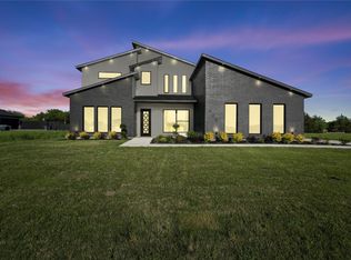 406 Whispering Way, Red Oak, TX 75154