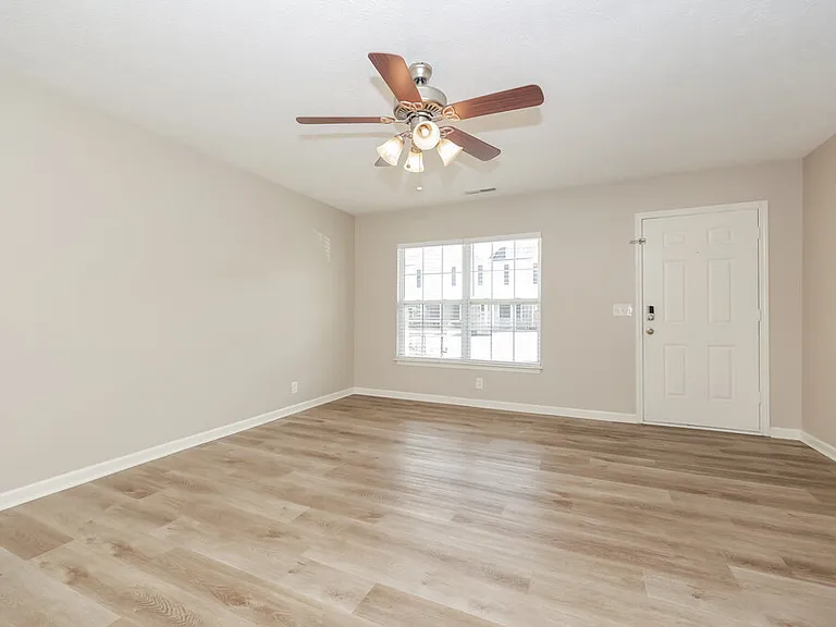 2961 S Rutherford Blvd #B7 — Photo 4