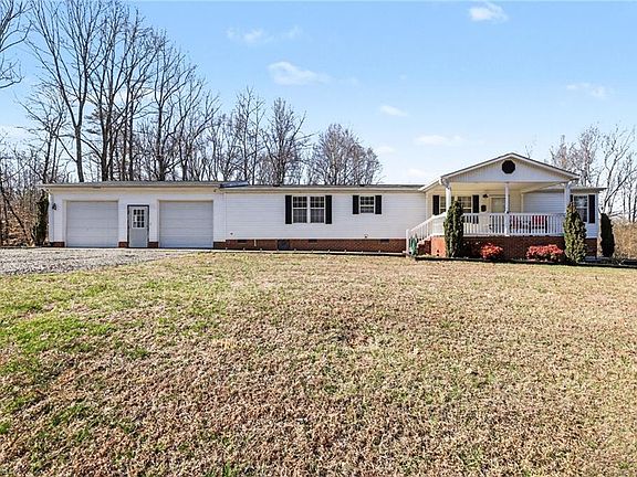 3rd image of 2298 Ray Loop Rd