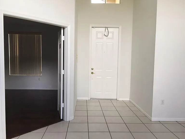5414 NW 48th St — Photo 5