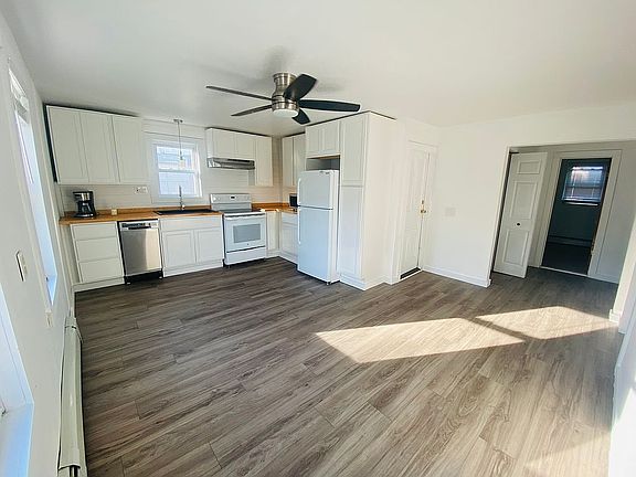 5th image of 61 Charles St Floor 1