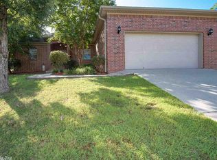 27 Park Ridge Dr, Maumelle, AR 72113