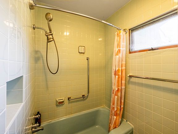2nd image of 484 Clavey Ln