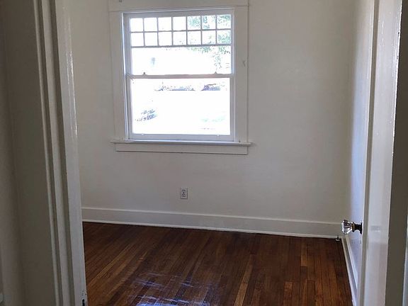 4th image of 4068 Texas St