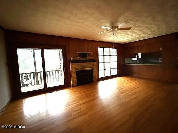 3rd image of 207 Walnut Ridge Dr