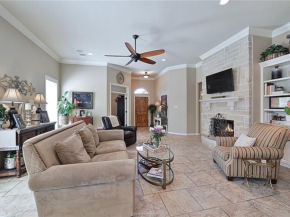3rd image of 4236 Rock Bend Dr