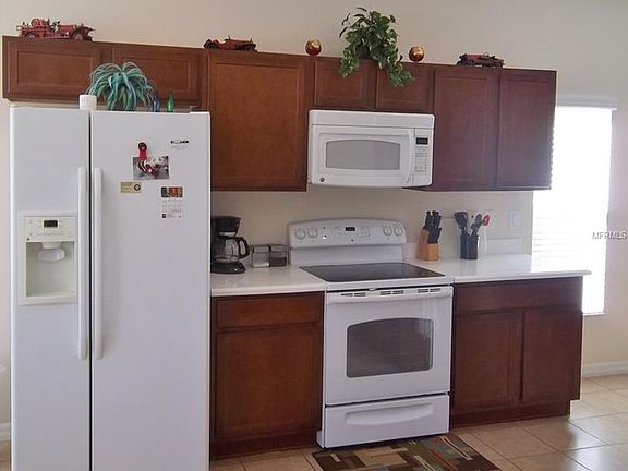 4th image of 837 Sussex Dr