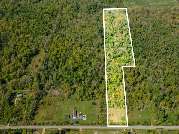 44500 38th Ave, Paw Paw, MI 49079