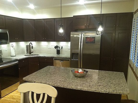 5th image of 1585 Wayzata Blvd W