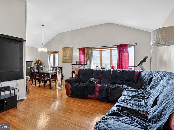 5th image of 1183 Lower Ferry Rd