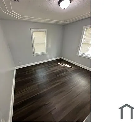 963 Saint Clair St — Photo 9