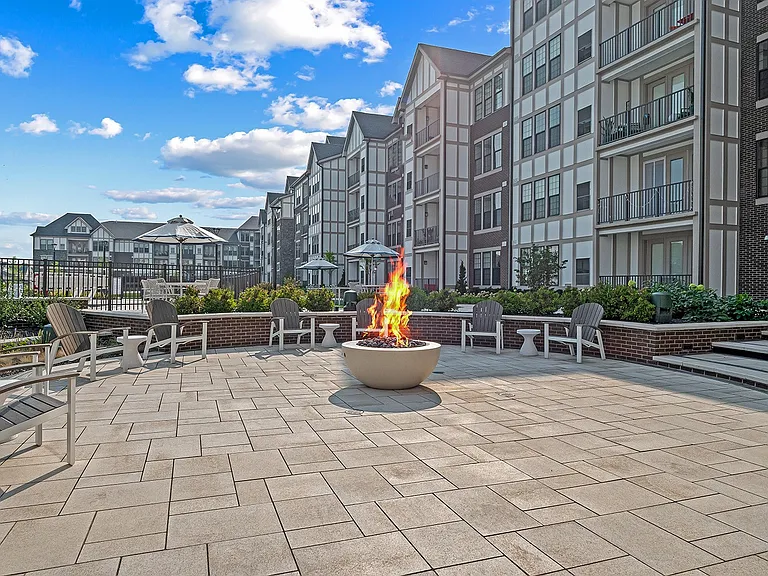 Legacy Rochester Hills Apartments — Photo 81