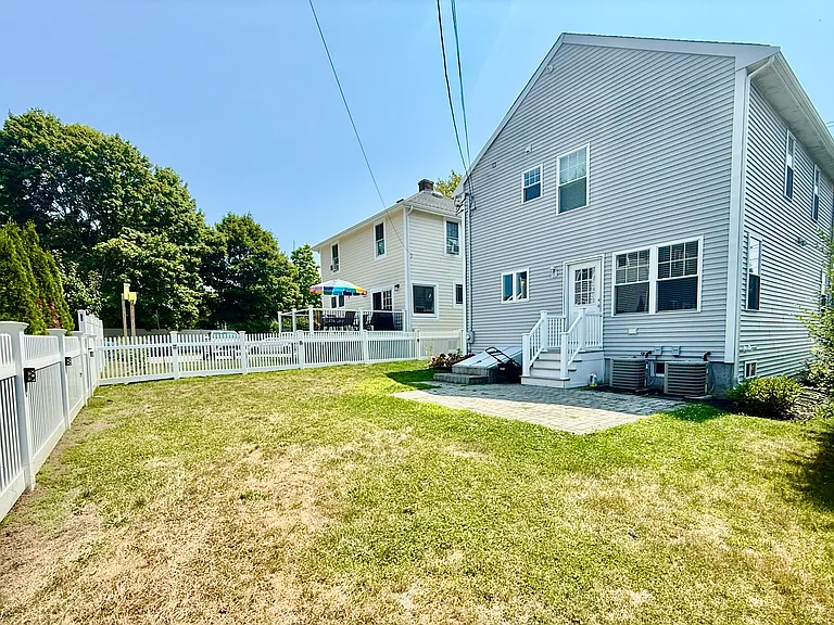 52 Bedlow Ave — Photo 27
